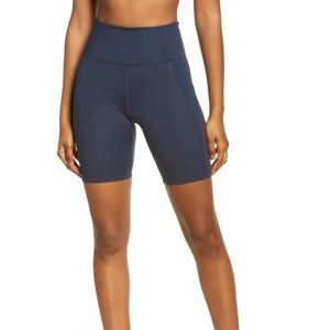 Girlfriend collective navy biker shorts 9” small